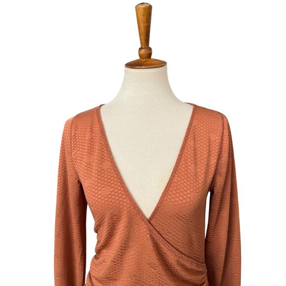 Free People Long Sleeve Crossover Button Gathered Orange Penny Top Size Large - Picture 3 of 8